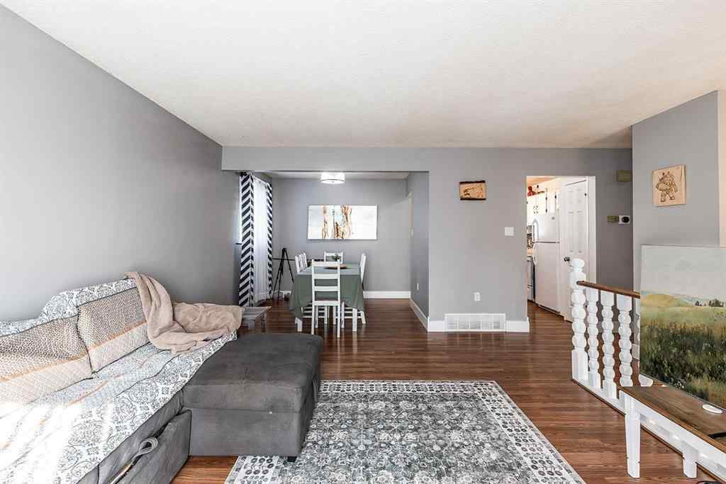 MLS® A2256346 - 92 Smithson Street SE in SE Southridge Medicine Hat, Residential
