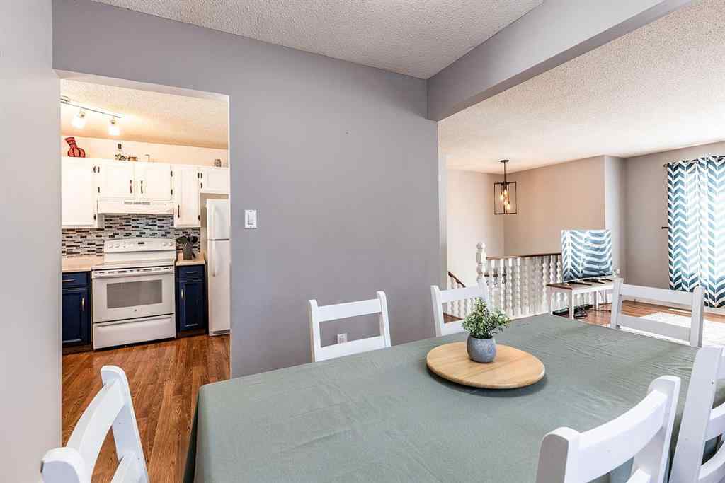 MLS® A2256346 - 92 Smithson Street SE in SE Southridge Medicine Hat, Residential