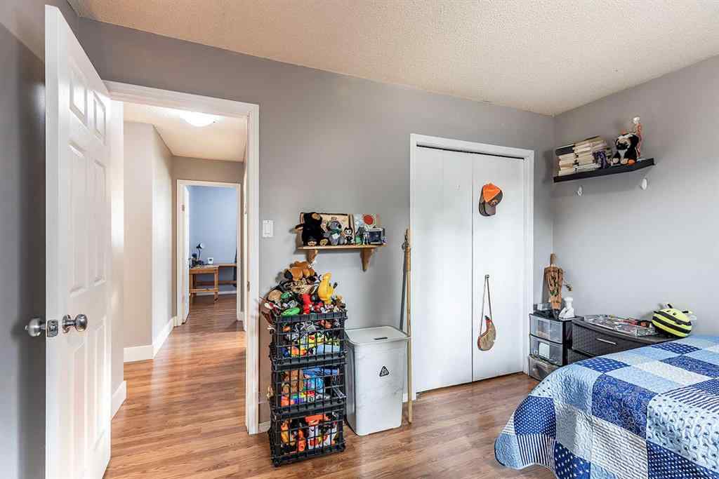 MLS® A2256346 - 92 Smithson Street SE in SE Southridge Medicine Hat, Residential