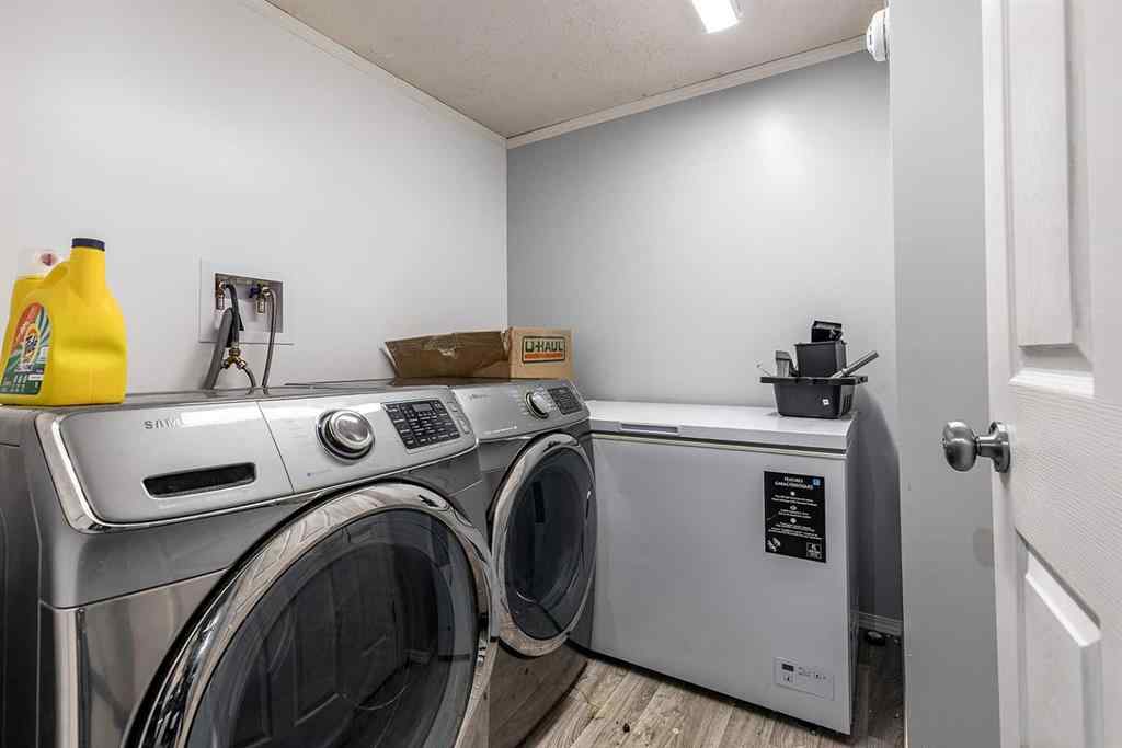 MLS® A2256346 - 92 Smithson Street SE in SE Southridge Medicine Hat, Residential
