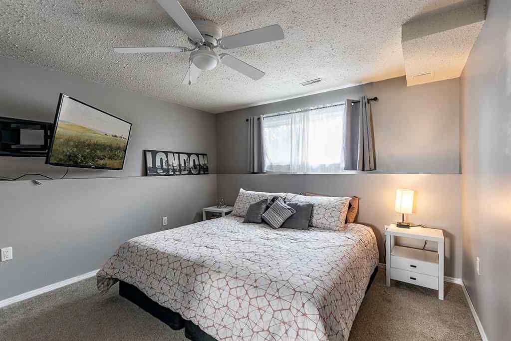 MLS® A2256346 - 92 Smithson Street SE in SE Southridge Medicine Hat, Residential
