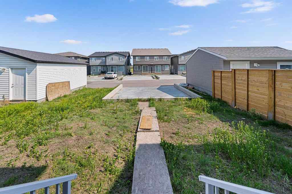 MLS® A2256349 - 520 Chinook Winds Gardens SW in Chinook Gate Airdrie, Residential