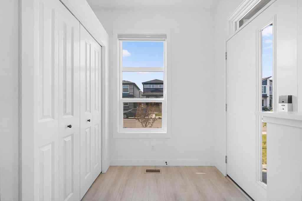 MLS® A2256349 - 520 Chinook Winds Gardens SW in Chinook Gate Airdrie, Residential