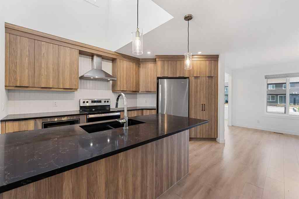 MLS® A2256349 - 520 Chinook Winds Gardens SW in Chinook Gate Airdrie, Residential