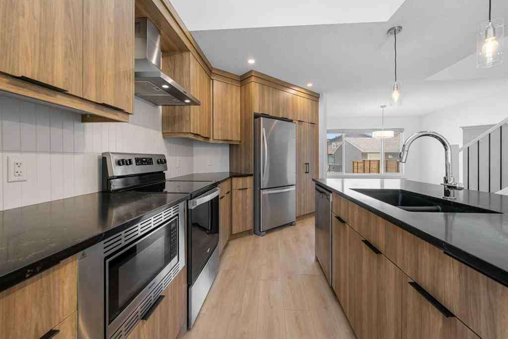 MLS® A2256349 - 520 Chinook Winds Gardens SW in Chinook Gate Airdrie, Residential