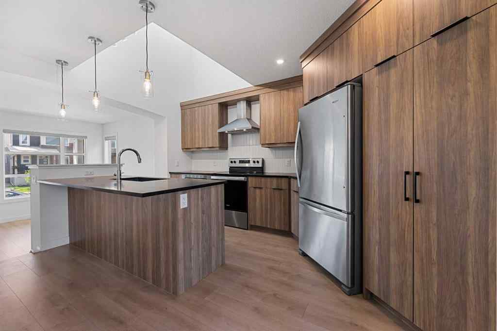MLS® A2256349 - 520 Chinook Winds Gardens SW in Chinook Gate Airdrie, Residential
