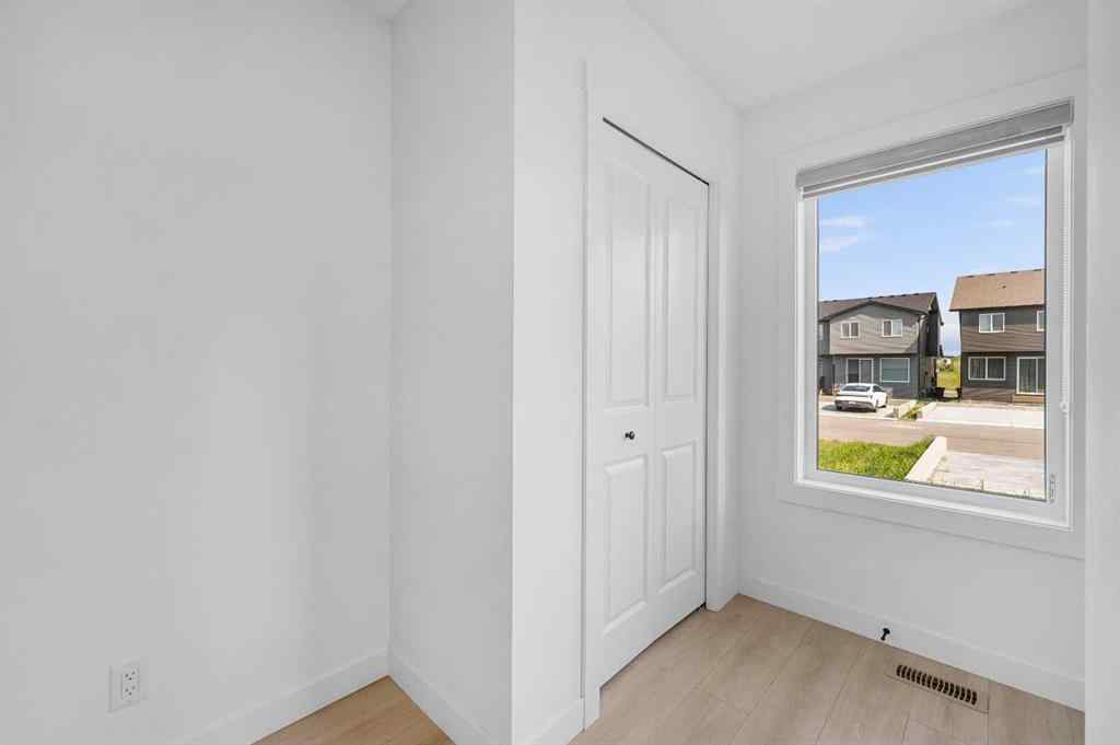 MLS® A2256349 - 520 Chinook Winds Gardens SW in Chinook Gate Airdrie, Residential