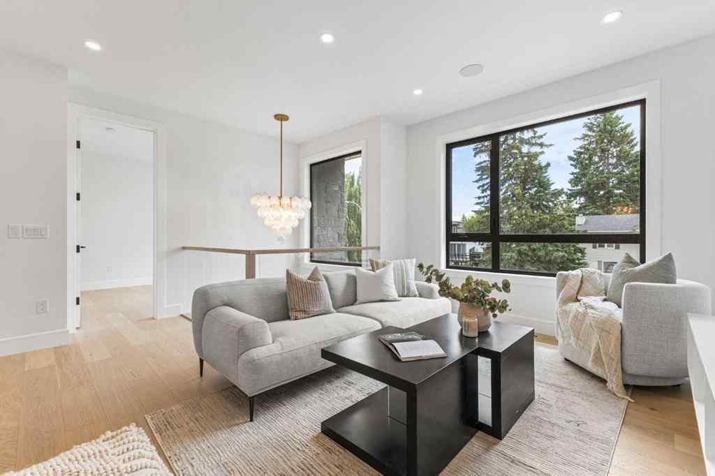 MLS® A2256353 - 430 21 Avenue NE in Winston Heights/Mountview Calgary, Residential