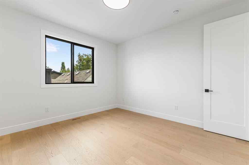 MLS® A2256353 - 430 21 Avenue NE in Winston Heights/Mountview Calgary, Residential