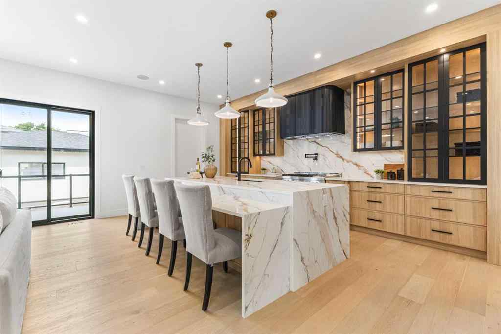 MLS® A2256353 - 430 21 Avenue NE in Winston Heights/Mountview Calgary, Residential