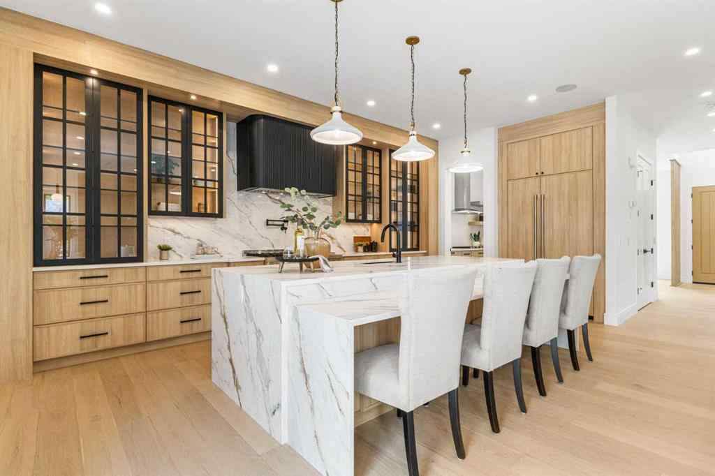 MLS® A2256353 - 430 21 Avenue NE in Winston Heights/Mountview Calgary, Residential