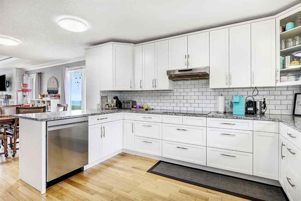 MLS® A2256361 - 1101 Redlow Drive  in NONE Beaverlodge, Residential