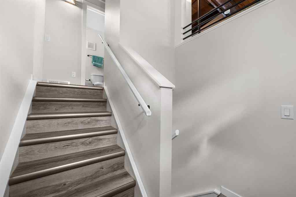 MLS® A2256368 - 615 Sabrina Road SW in Southwood Calgary, Residential