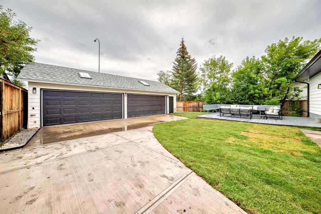 MLS® A2256369 - 636 Cedarille Way SW in Cedarbrae Calgary, Residential