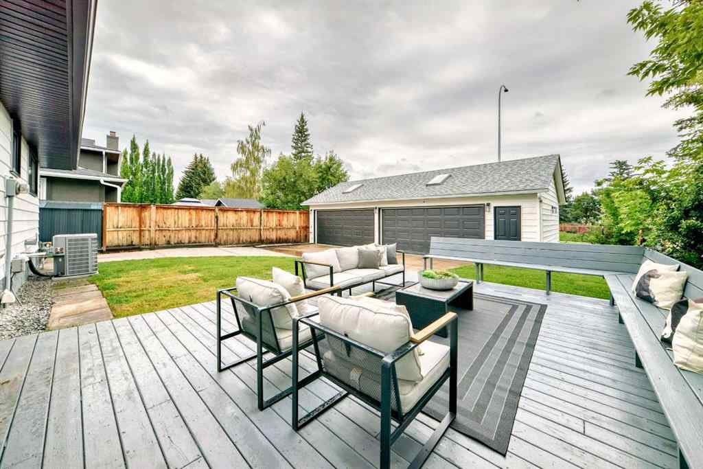 MLS® A2256369 - 636 Cedarille Way SW in Cedarbrae Calgary, Residential