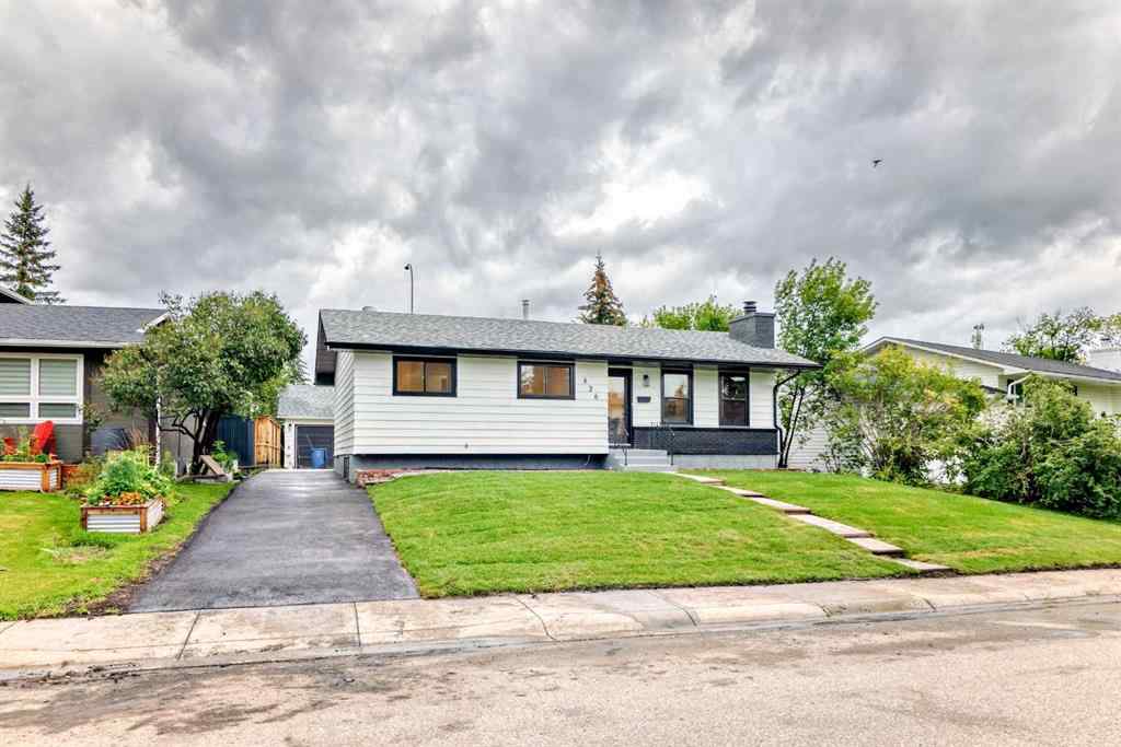 MLS® A2256369 - 636 Cedarille Way SW in Cedarbrae Calgary, Residential