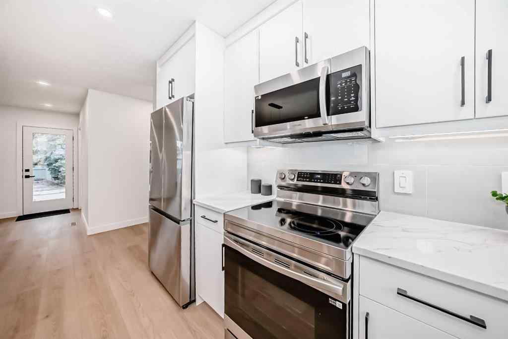 MLS® A2256369 - 636 Cedarille Way SW in Cedarbrae Calgary, Residential