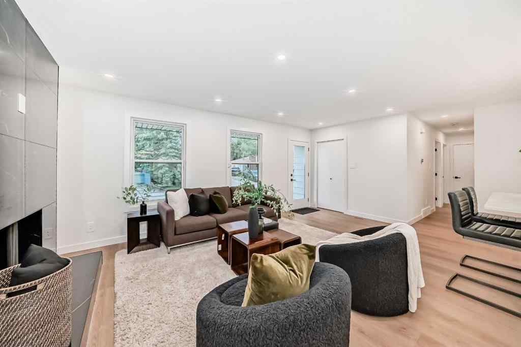 MLS® A2256369 - 636 Cedarille Way SW in Cedarbrae Calgary, Residential