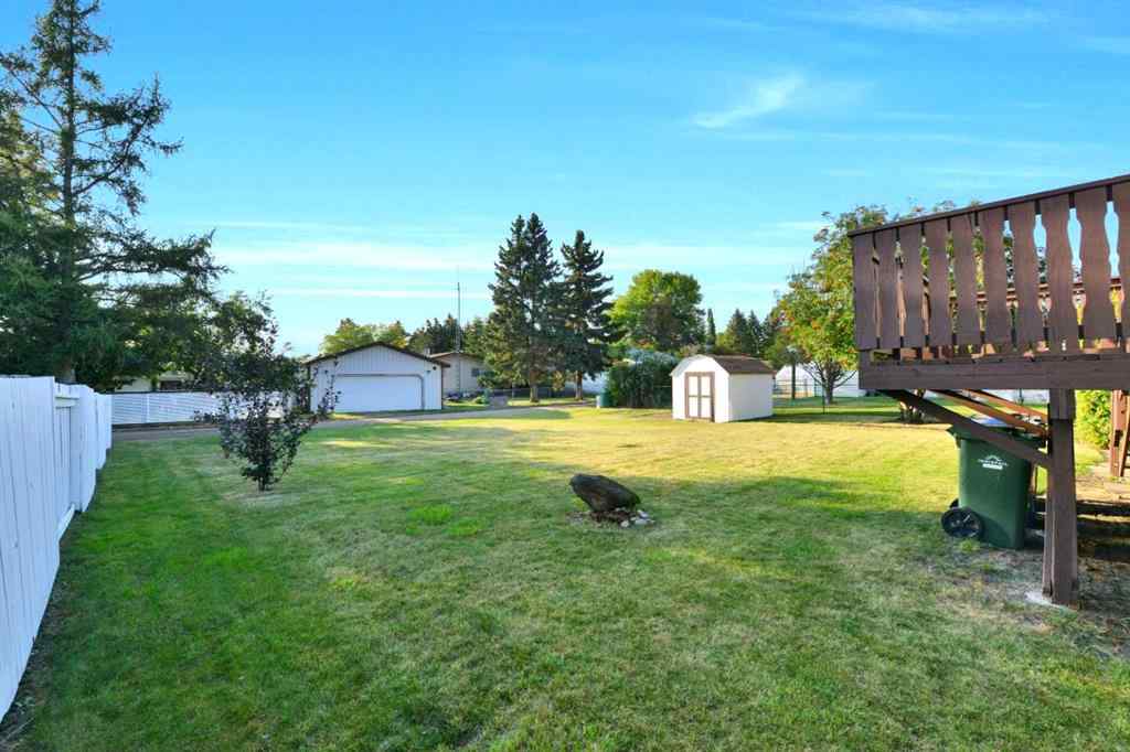 MLS® A2256373 - 3727 50 Avenue  in Southeast Innisfail Innisfail, Residential