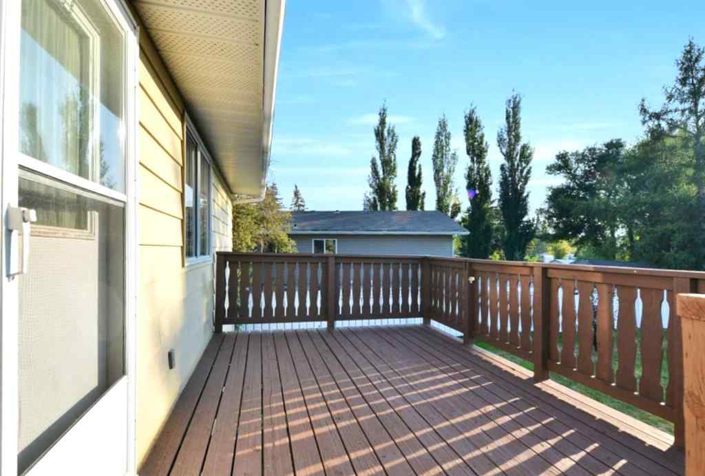 MLS® A2256373 - 3727 50 Avenue  in Southeast Innisfail Innisfail, Residential