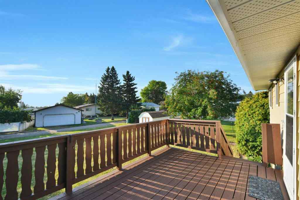 MLS® A2256373 - 3727 50 Avenue  in Southeast Innisfail Innisfail, Residential
