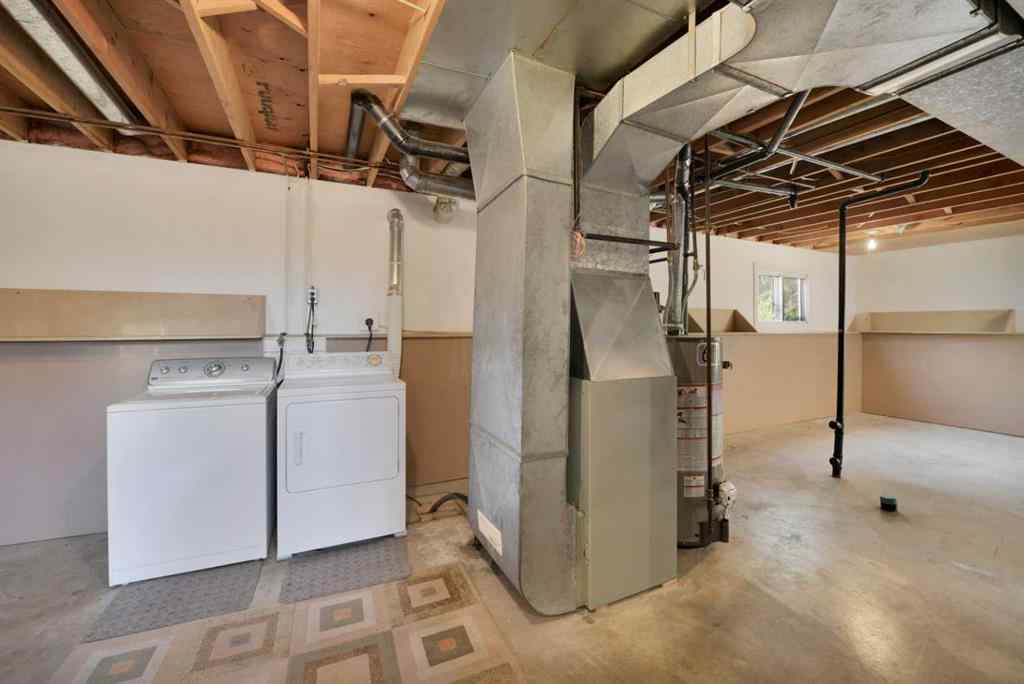 MLS® A2256373 - 3727 50 Avenue  in Southeast Innisfail Innisfail, Residential