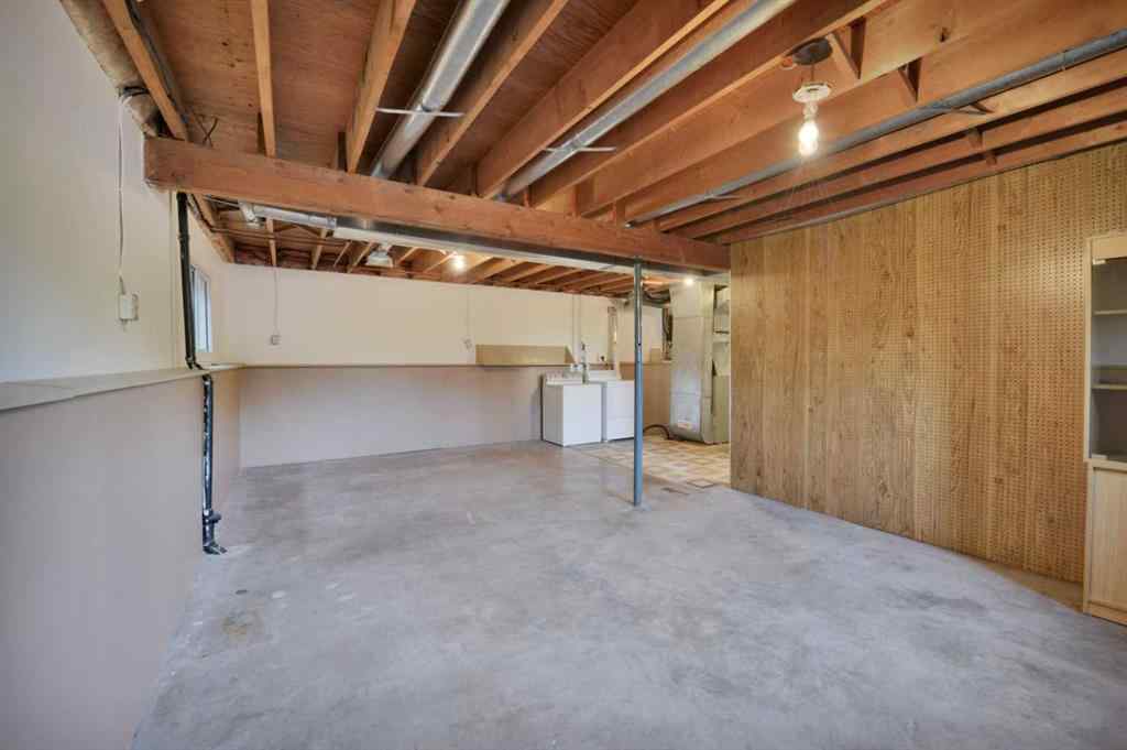 MLS® A2256373 - 3727 50 Avenue  in Southeast Innisfail Innisfail, Residential