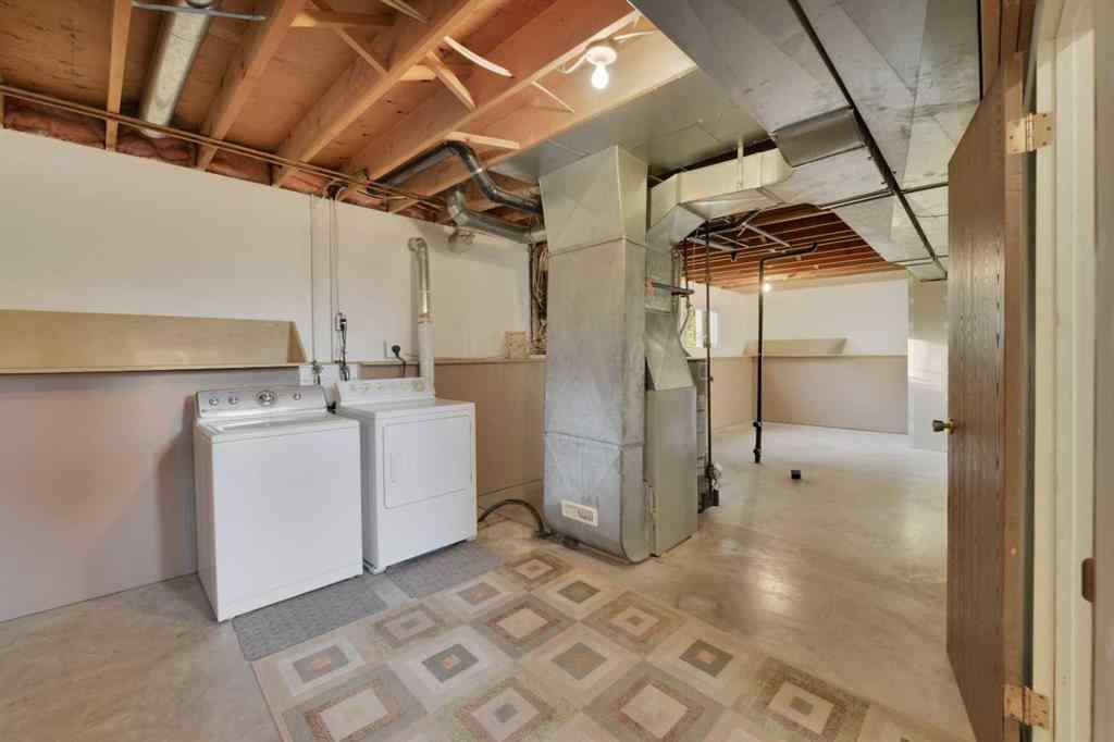 MLS® A2256373 - 3727 50 Avenue  in Southeast Innisfail Innisfail, Residential
