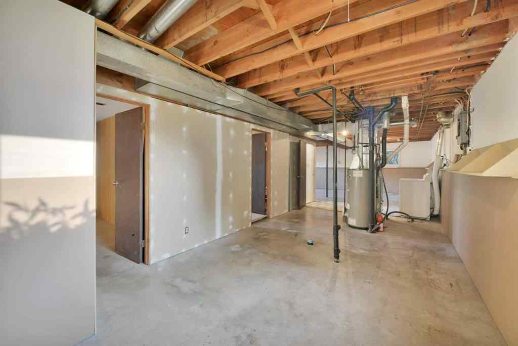 MLS® A2256373 - 3727 50 Avenue  in Southeast Innisfail Innisfail, Residential