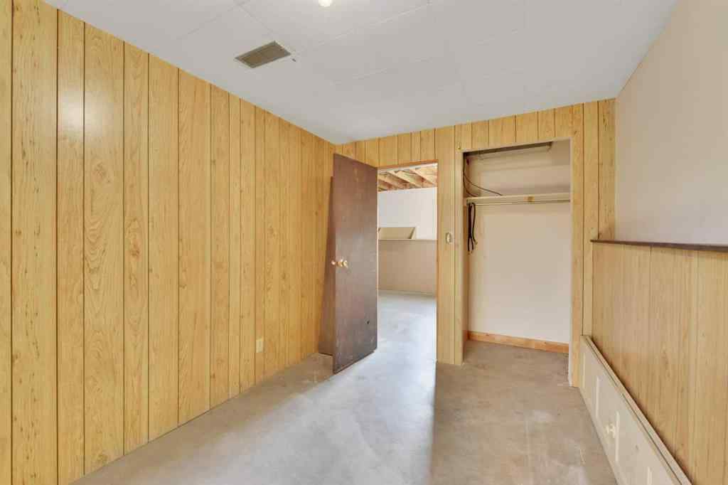 MLS® A2256373 - 3727 50 Avenue  in Southeast Innisfail Innisfail, Residential