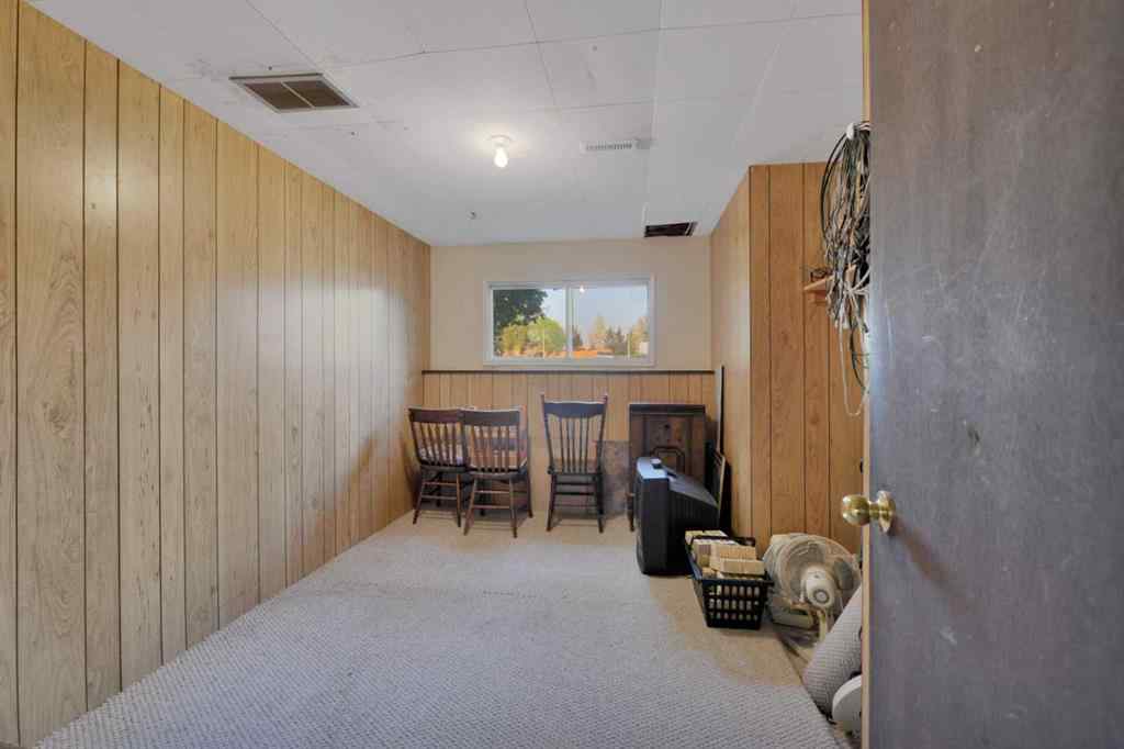 MLS® A2256373 - 3727 50 Avenue  in Southeast Innisfail Innisfail, Residential