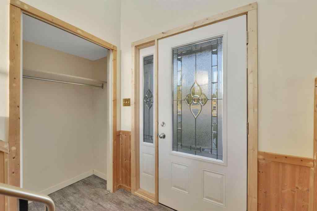 MLS® A2256373 - 3727 50 Avenue  in Southeast Innisfail Innisfail, Residential