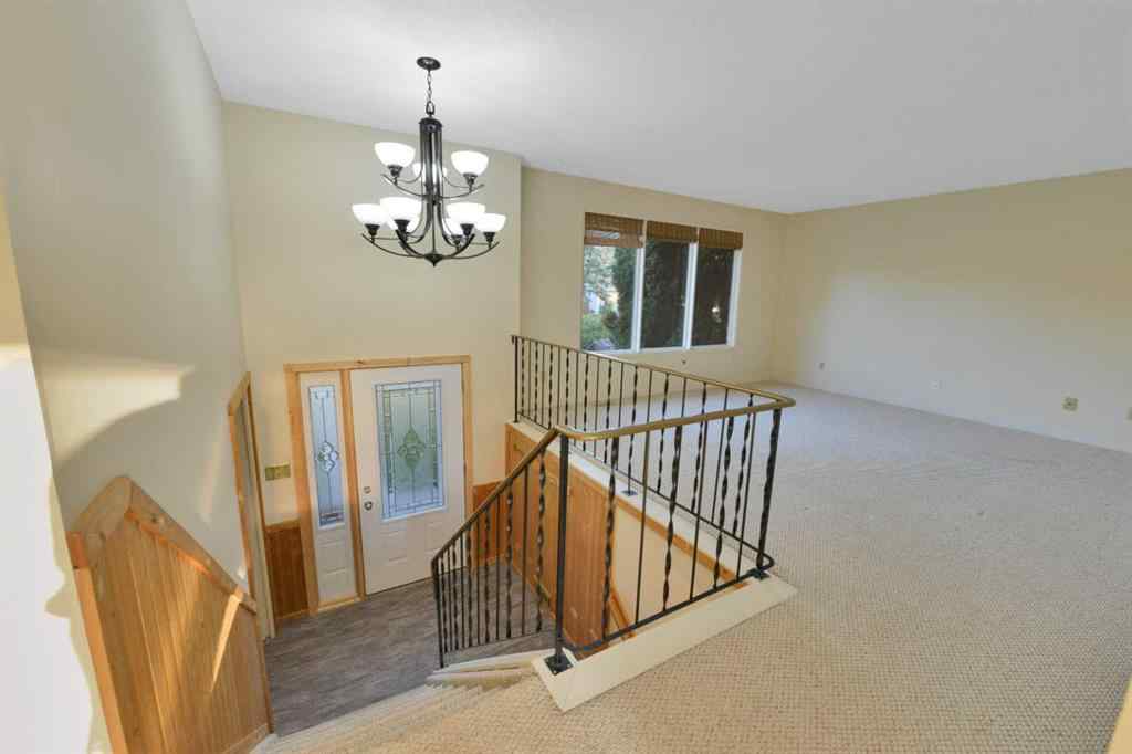 MLS® A2256373 - 3727 50 Avenue  in Southeast Innisfail Innisfail, Residential