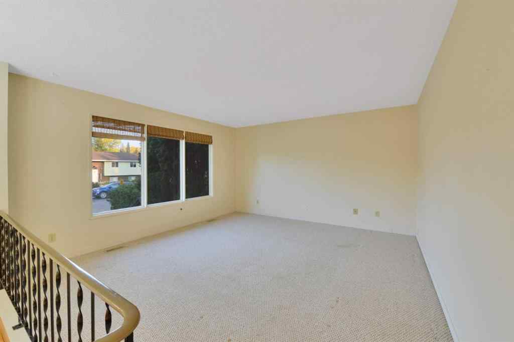 MLS® A2256373 - 3727 50 Avenue  in Southeast Innisfail Innisfail, Residential