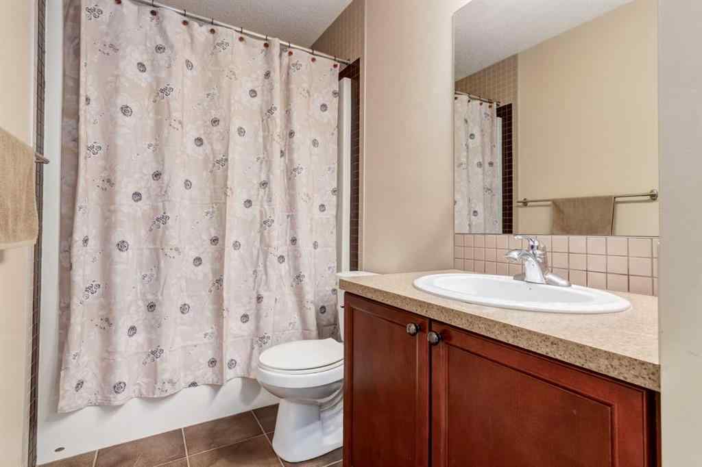 MLS® A2256377 - 82 Everglen Crescent SW in Evergreen Calgary, Residential