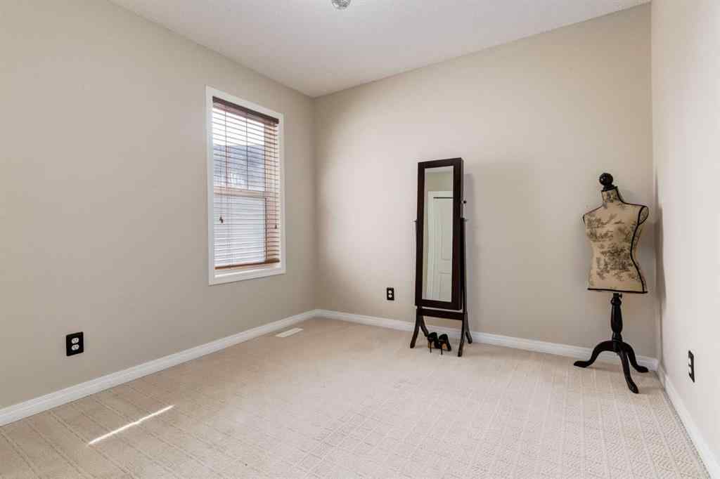 MLS® A2256377 - 82 Everglen Crescent SW in Evergreen Calgary, Residential