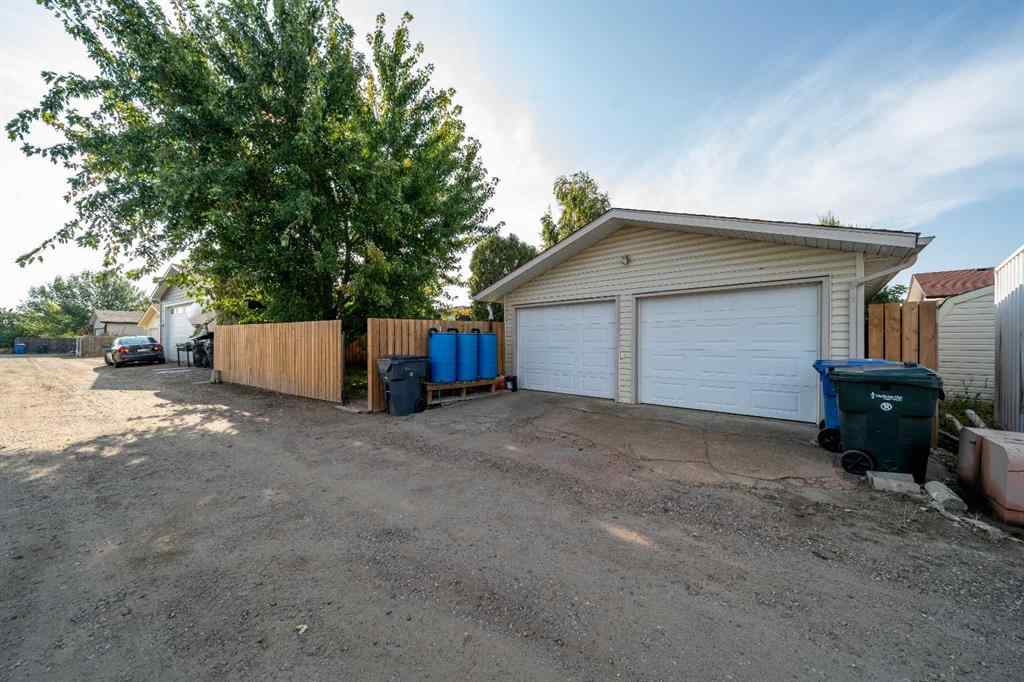 MLS® A2256379 - 72 Rossmere Way SE in Ross Glen Medicine Hat, Residential
