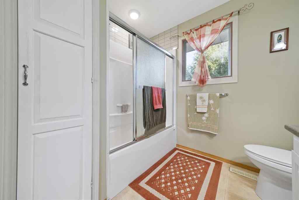 MLS® A2256379 - 72 Rossmere Way SE in Ross Glen Medicine Hat, Residential