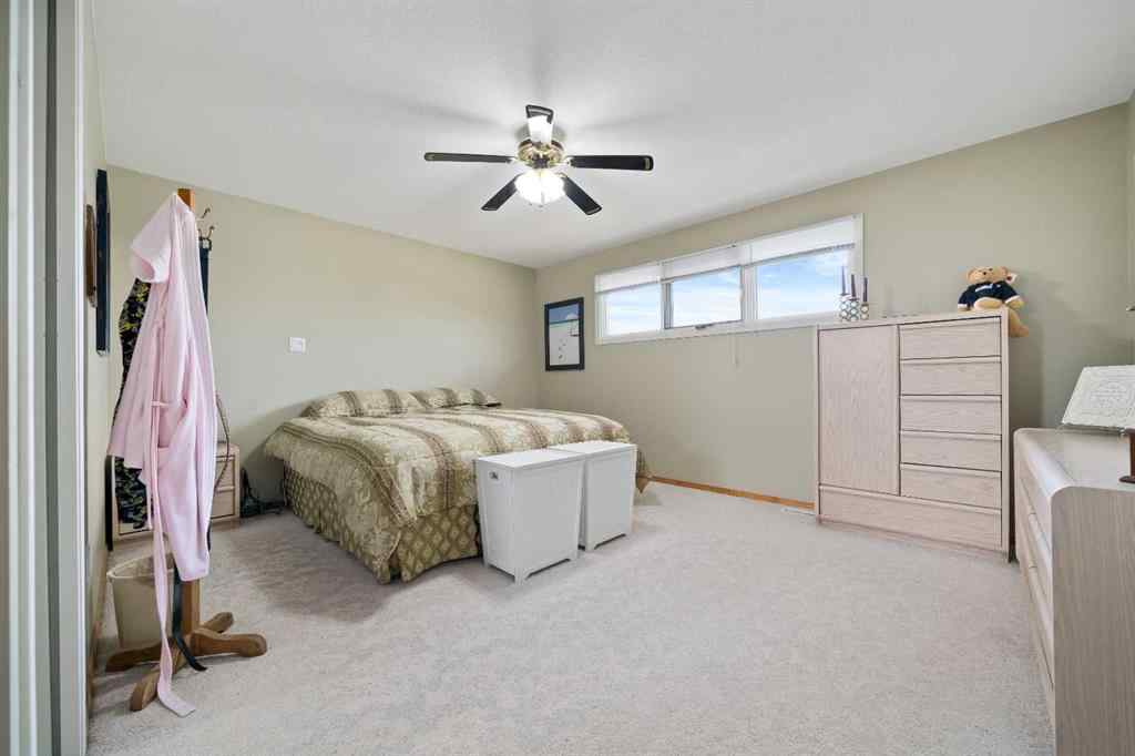 MLS® A2256379 - 72 Rossmere Way SE in Ross Glen Medicine Hat, Residential