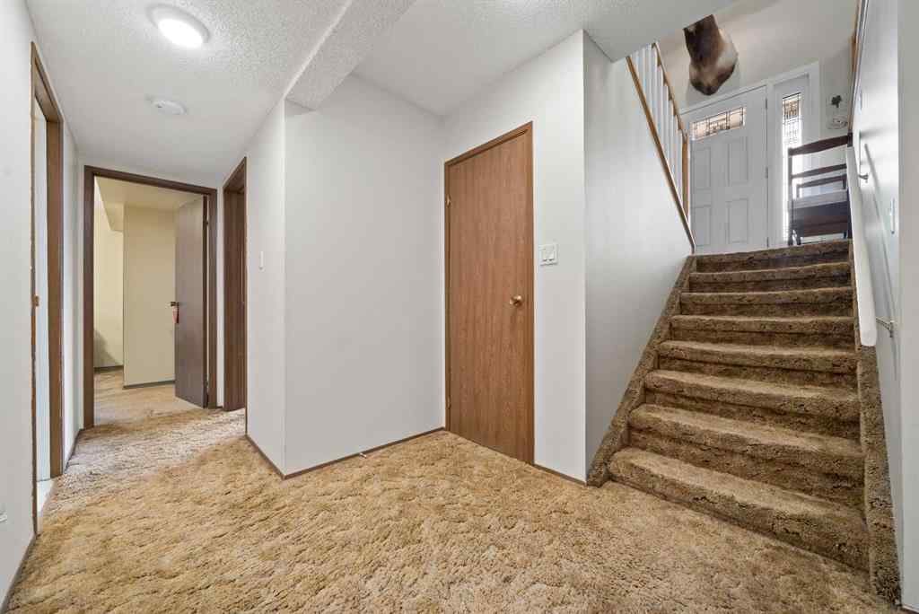 MLS® A2256379 - 72 Rossmere Way SE in Ross Glen Medicine Hat, Residential