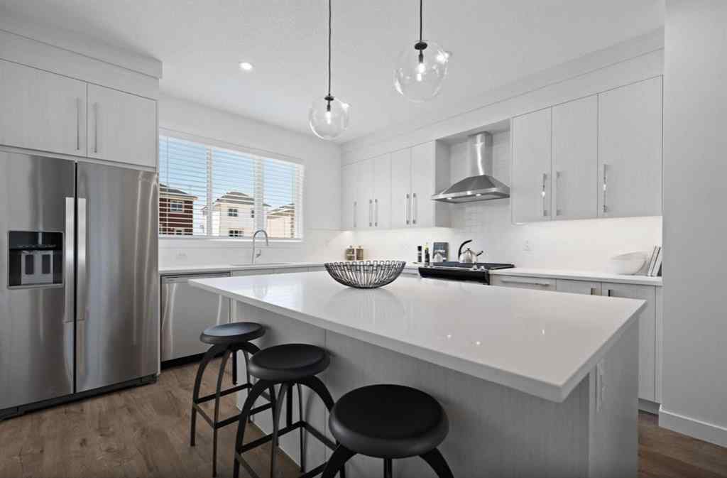 MLS® A2256381 - 552 Lewisburg Place NE in Lewisburg Calgary, Residential