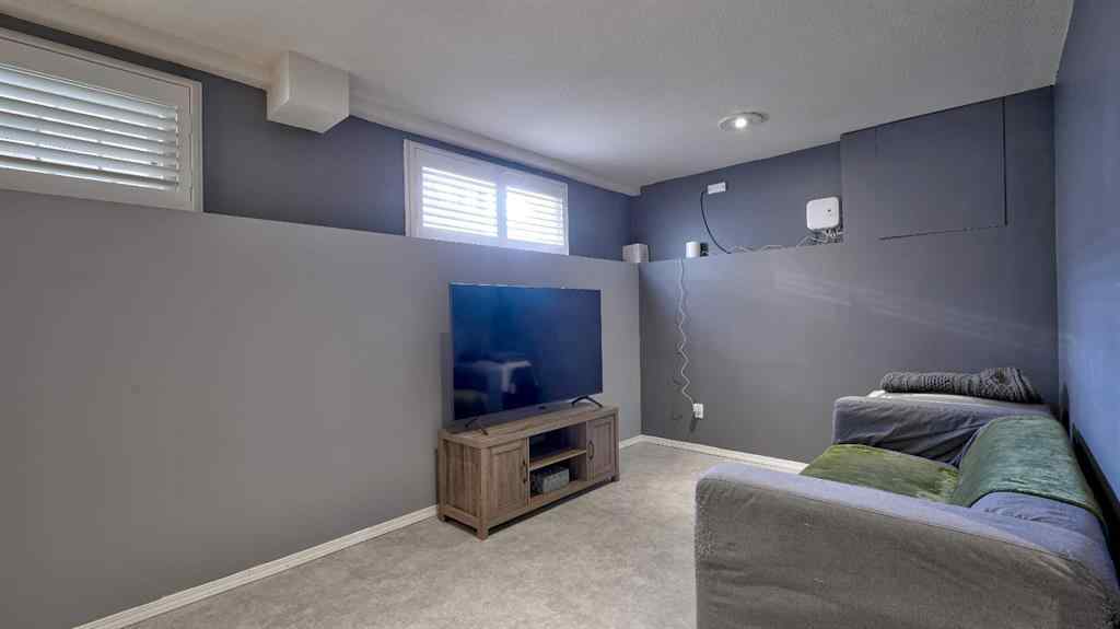 MLS® A2256383 - Unit #9 567 Edmonton Trail NE in Edmonton Trail Airdrie, Residential