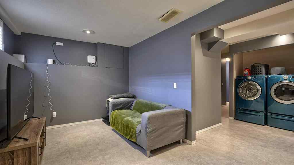 MLS® A2256383 - Unit #9 567 Edmonton Trail NE in Edmonton Trail Airdrie, Residential