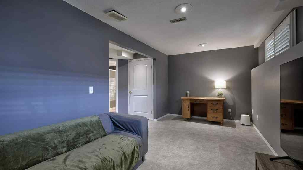 MLS® A2256383 - Unit #9 567 Edmonton Trail NE in Edmonton Trail Airdrie, Residential