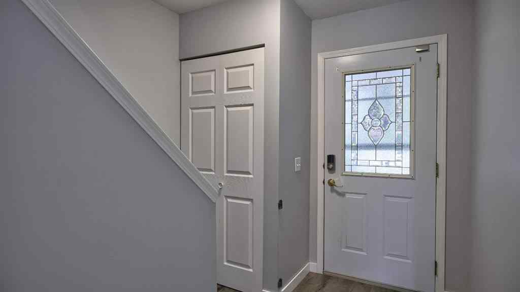 MLS® A2256383 - Unit #9 567 Edmonton Trail NE in Edmonton Trail Airdrie, Residential