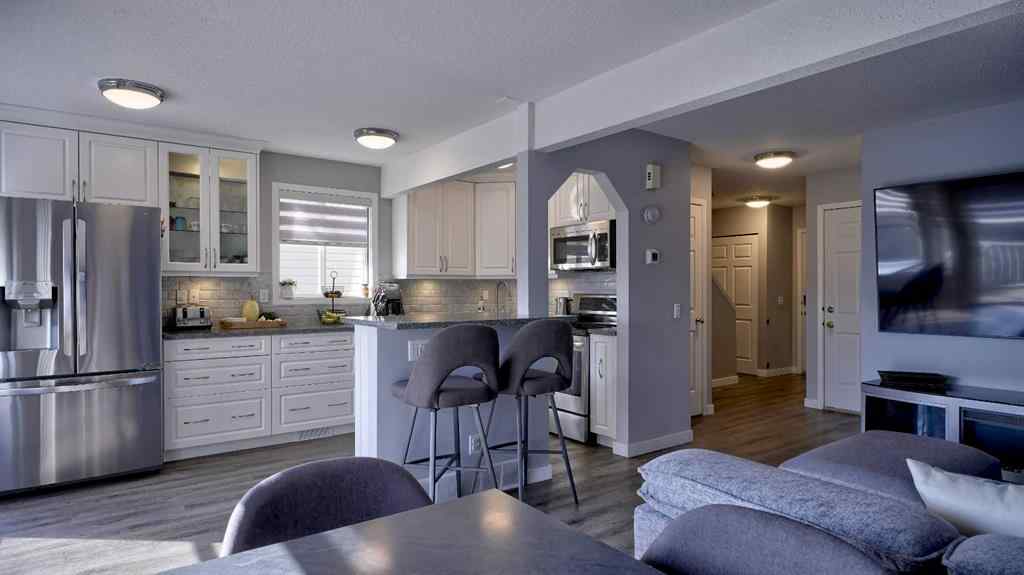 MLS® A2256383 - Unit #9 567 Edmonton Trail NE in Edmonton Trail Airdrie, Residential