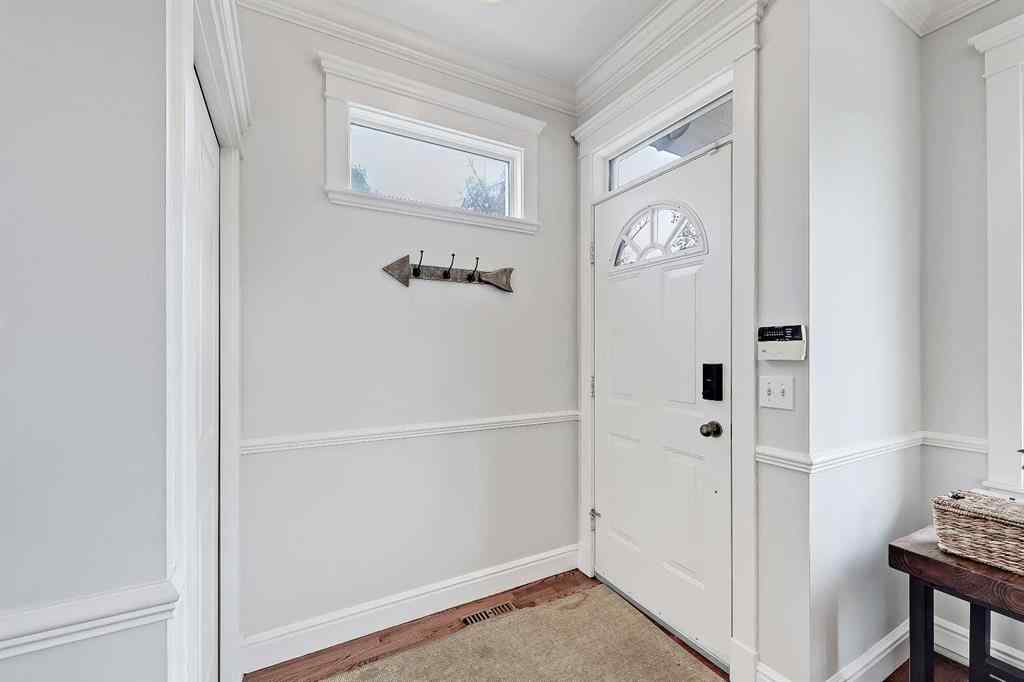 MLS® A2256384 - 2106 21 Avenue SW in Richmond Calgary, Residential