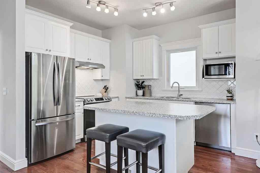 MLS® A2256384 - 2106 21 Avenue SW in Richmond Calgary, Residential