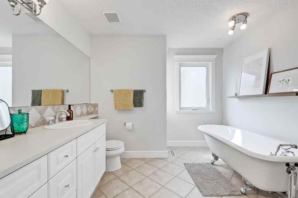 MLS® A2256384 - 2106 21 Avenue SW in Richmond Calgary, Residential