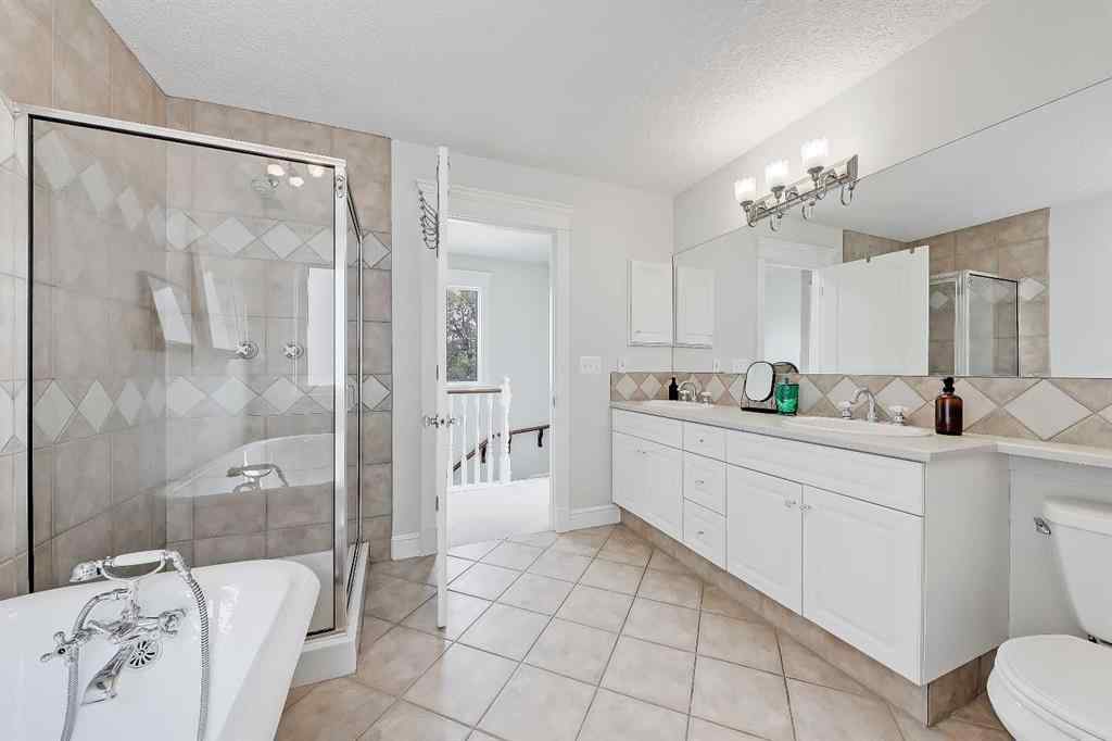 MLS® A2256384 - 2106 21 Avenue SW in Richmond Calgary, Residential